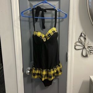 Harry Potter Hufflepuff bathing suit Hot Topic size Large